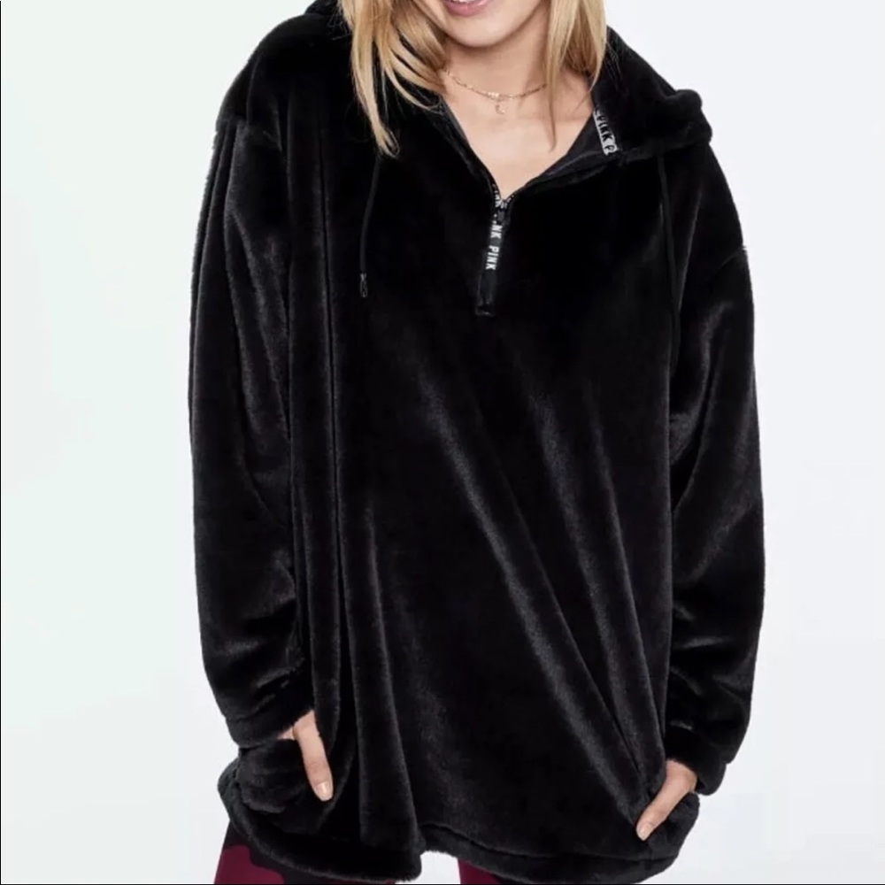 VS Faux Fur Black Pullover